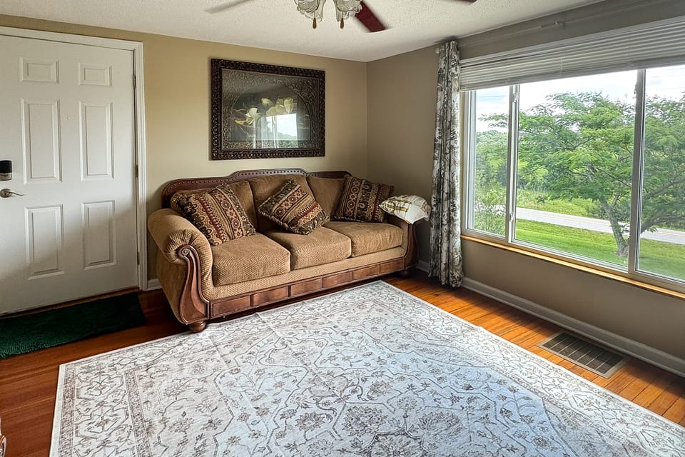 Families Welcome! Corinth Escape w/ Lake Views House in Ohio