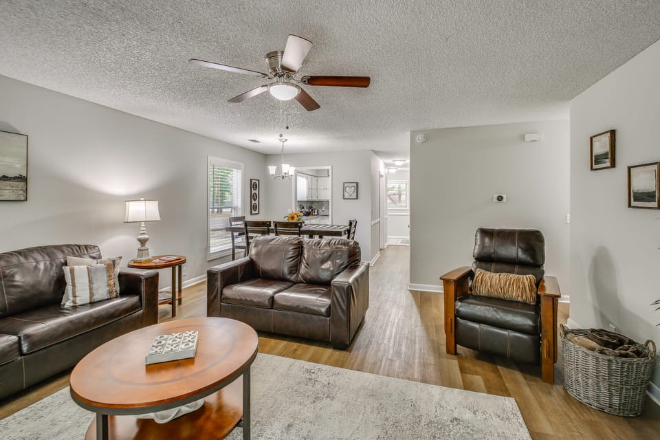 Golf & Lake Gateway: Hot Springs Village Retreat Apartment in Garland County