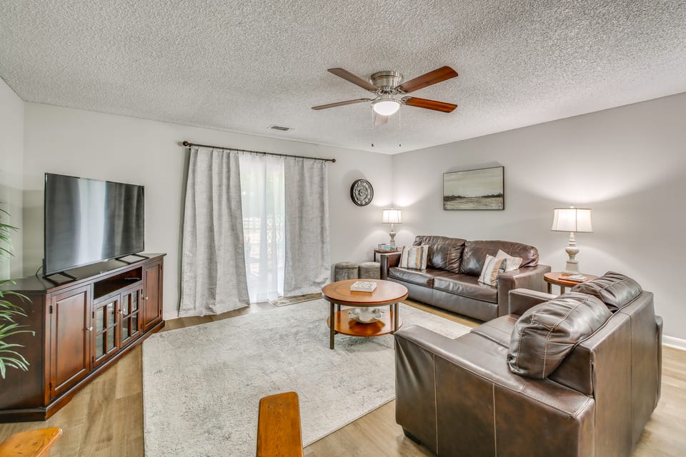 Golf & Lake Gateway: Hot Springs Village Retreat Apartment in Garland County
