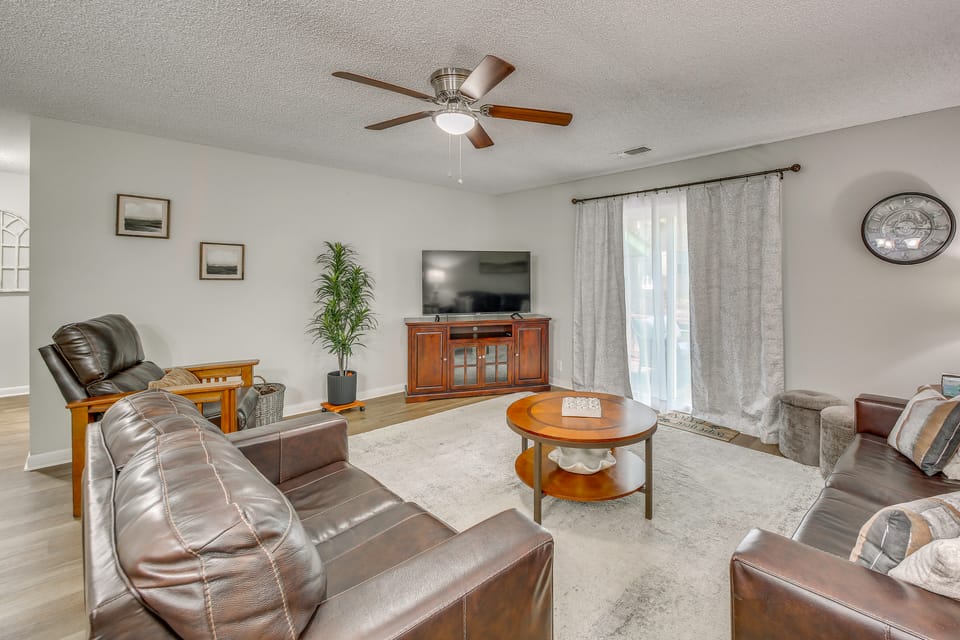 Golf & Lake Gateway: Hot Springs Village Retreat Apartment in Garland County