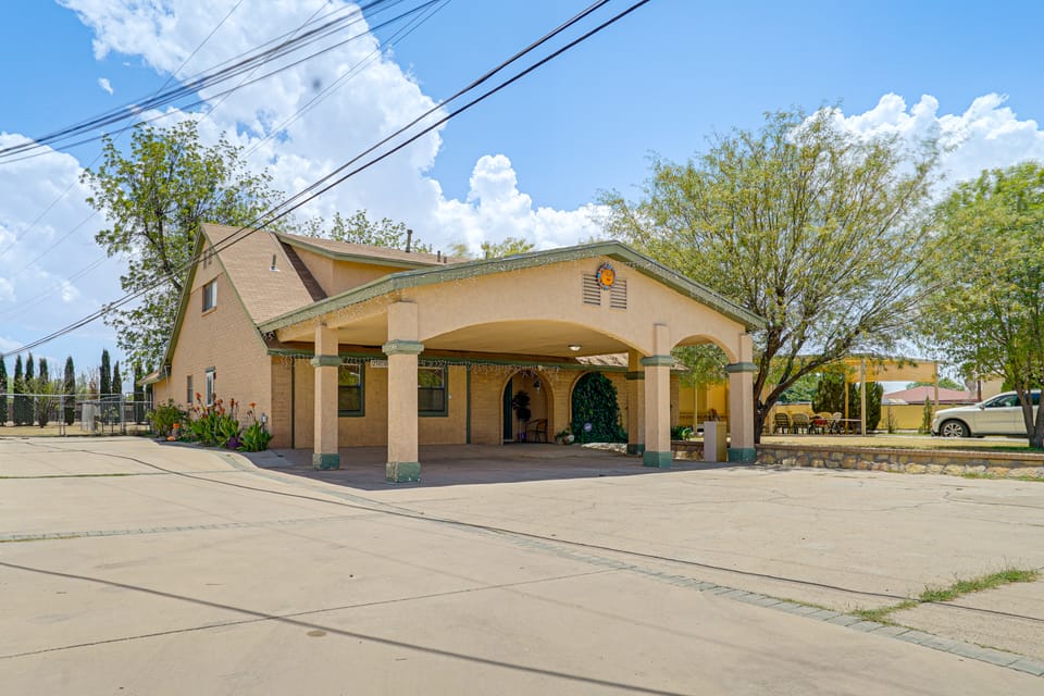3 Mi to El Paso Mission Trail! Group-Ready Escape House in El Paso