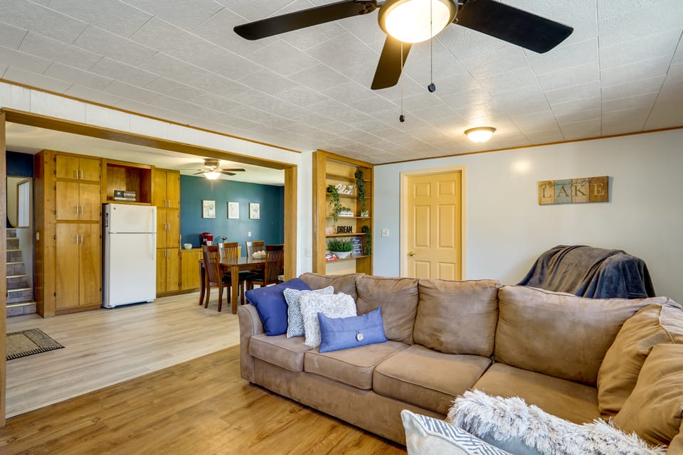 1 Mi to Marina! Family Lake of the Ozarks Home House in Lake of the Ozarks