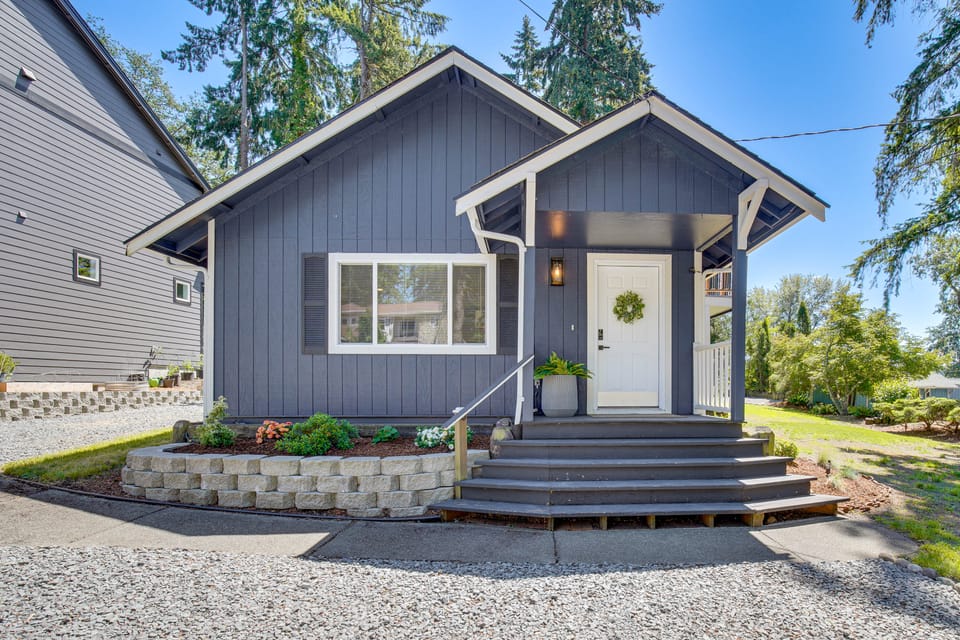 Walk to Spanaway Lake: Chic Home w/ Rooftop Deck! House in King County