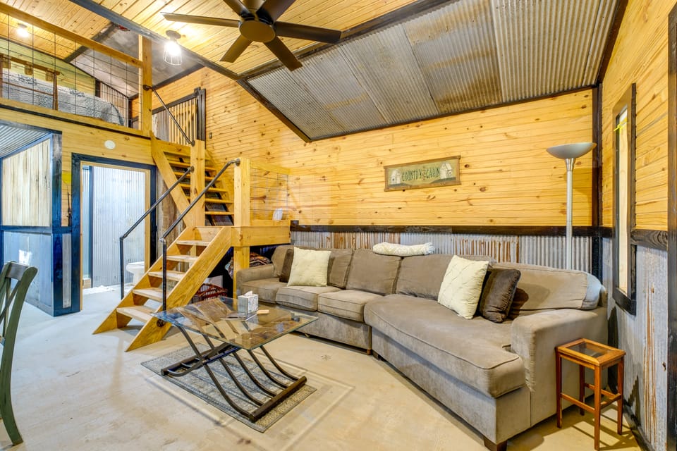 Wren's Nest Cabin: Missouri Ozarks Getaway! Apartment in Ozark Mountains
