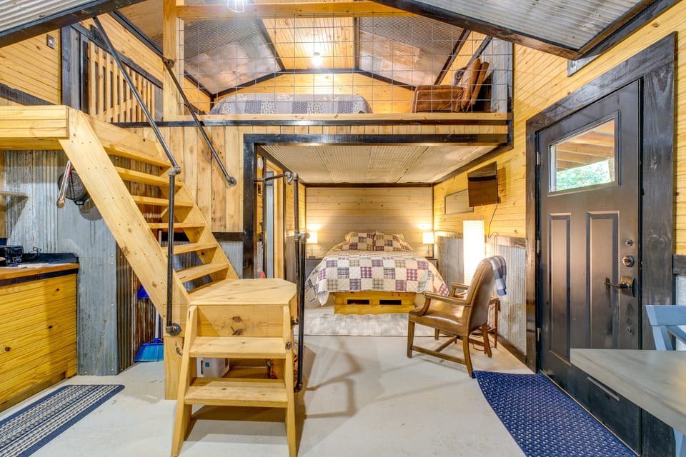 Ozark 'Blue Jean Cabin' w/ Trails & Fishing Pond Apartment in Ozark Mountains