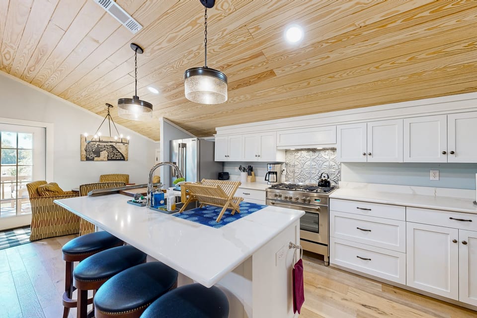 Windmill Trails Dairy Cottage + Barn Loft House in Mississippi