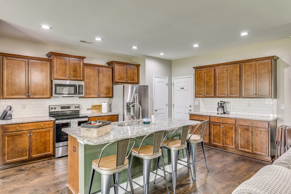 Spacious Meridianville Family Home w/ Patio House in Alabama