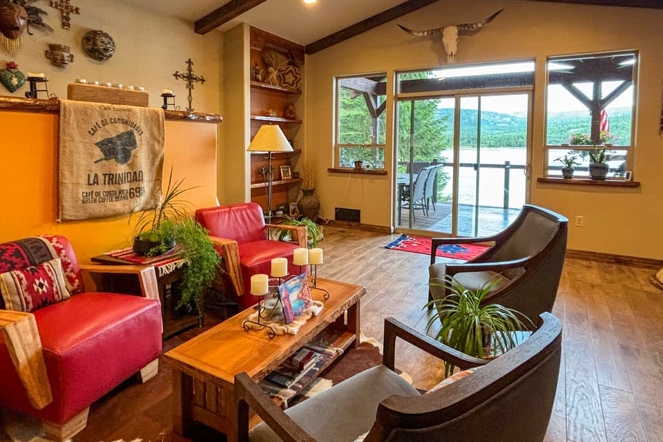 Waterfront Gem on the River! Hot Tub & Boat Dock! House in Idaho