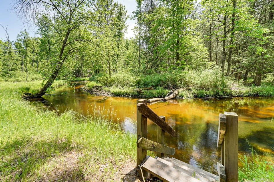 Angler Friendly! Pere Marquette Riverfront Retreat Apartment in Michigan