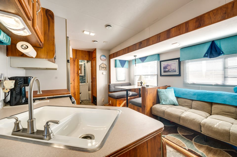 Pool & Dock Access! Badin Lake Resort Gem Cottage in Badin Lake