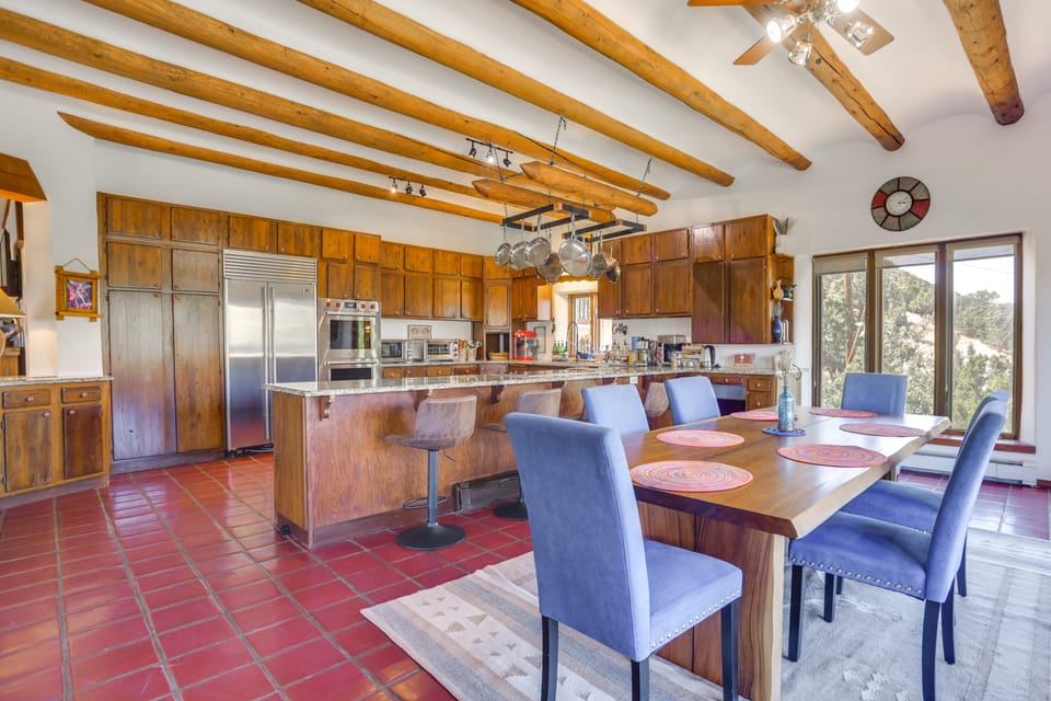 Luxurious Retreat w/ Stunning Views in Santa Fe Apartment in New Mexico