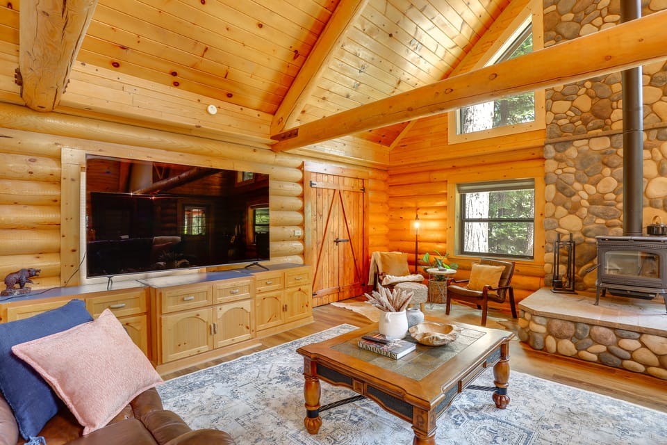 Forest, Fairways, Lake Almanor Days! Lake Love House in Lake Almanor