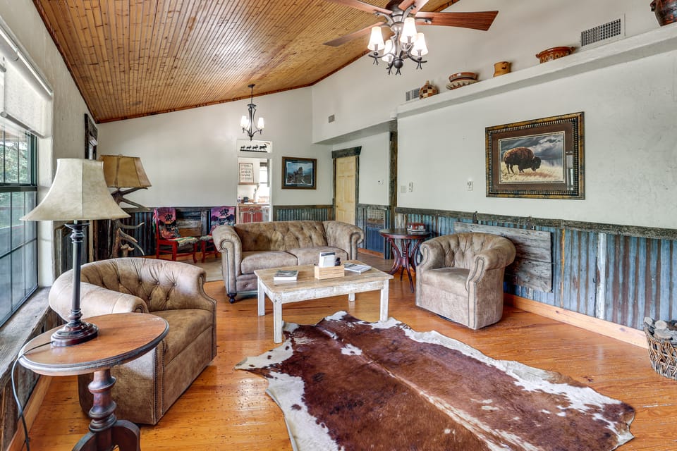 Horse Friendly! Hill Country Retreat w/ Views House in Texas