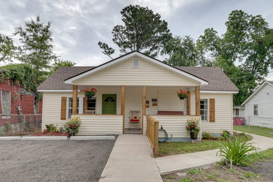 Historic Louisville Steps Away! Work & Play Home House in South Carolina