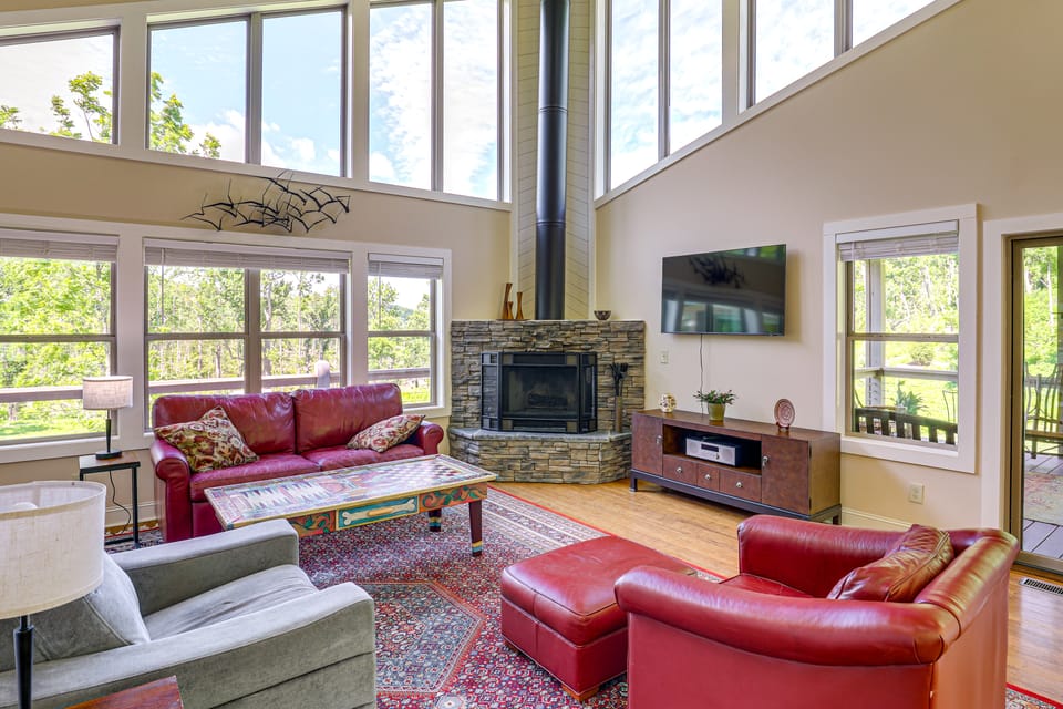 Asheville Mountain Hideaway, 6 Mi to Dtwn House in Asheville