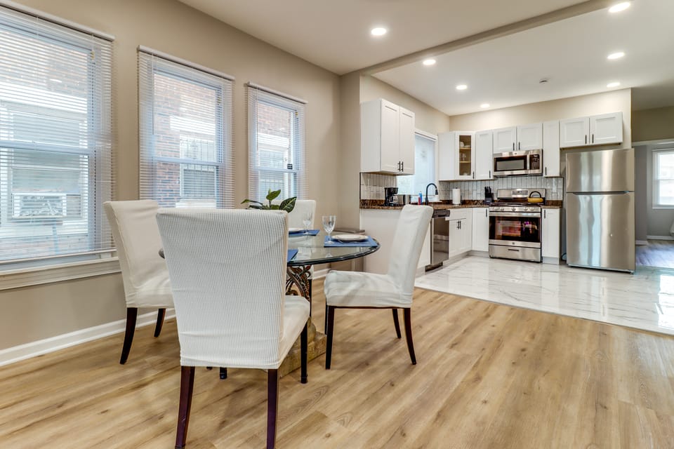 Family-Friendly Detroit Duplex: Walk to Parks! House in Detroit