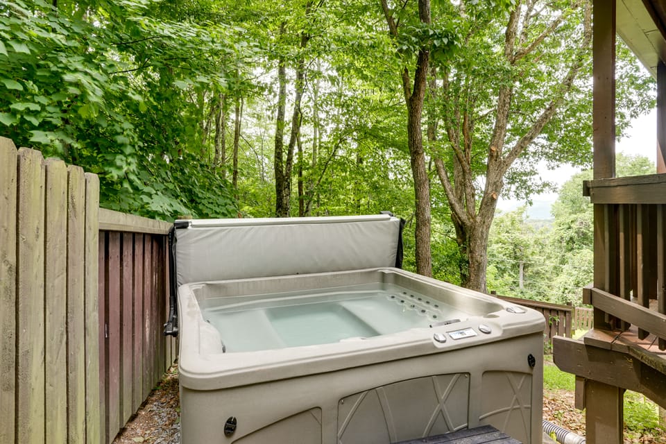 Shenandoah NP Escape w/ Deck: Hike, Soak + Fish House in Shenandoah Valley