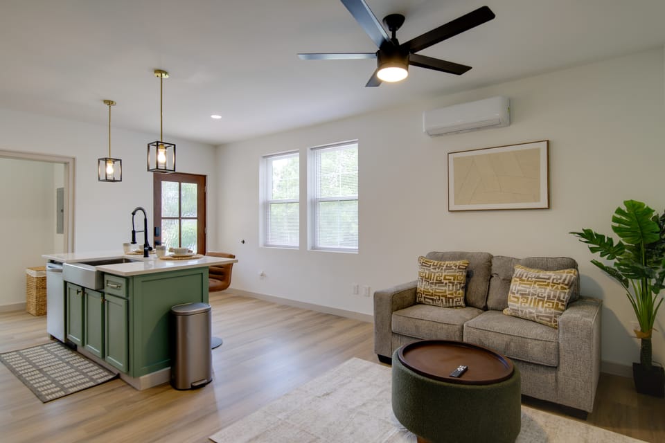 Knoxville Home Base! 3 Mi to Med Cntr & UT Campus Apartment in Knoxville