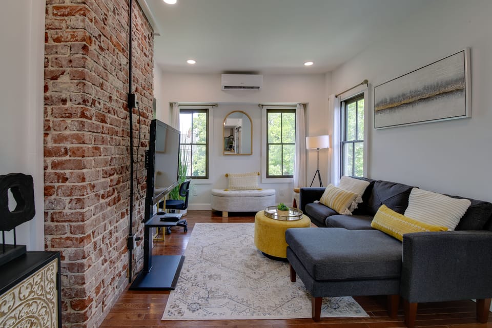 Extended East Knoxville Stay, 2 Mi to Dtwn! Apartment in Knoxville