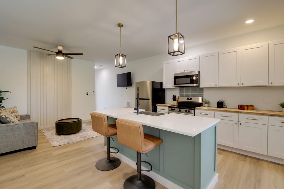 Near Dtwn & UT! Updated Knoxville Apartment Apartment in Knoxville