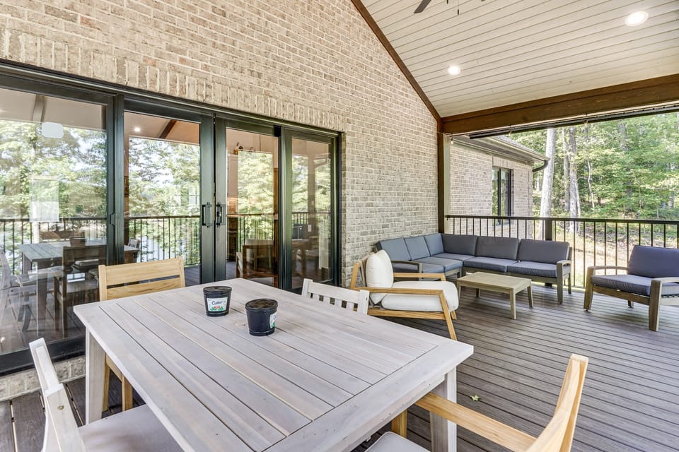 Roxboro Lake Family Retreat and Spa House in North Carolina