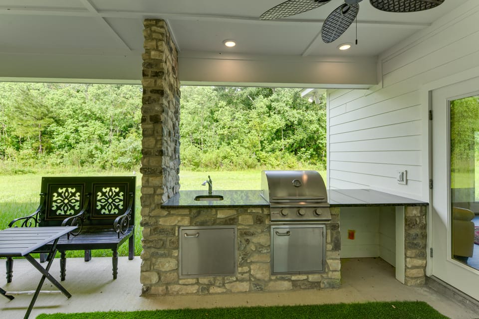 On Several Acres! Luxury Home in Prairieville House in Mississippi