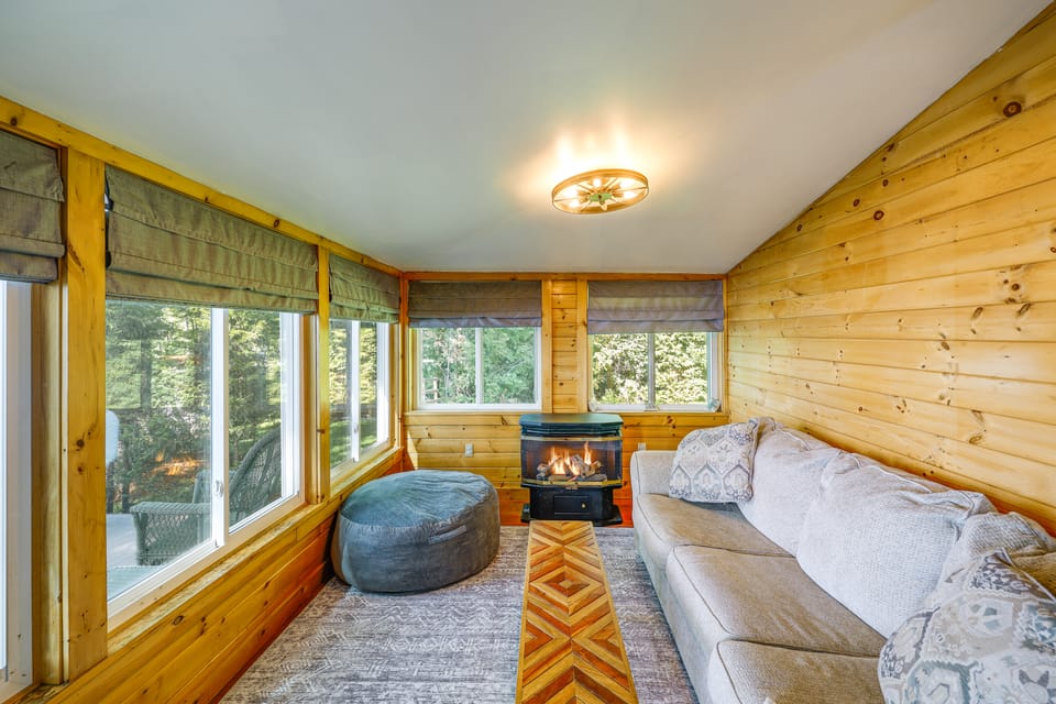 Pets Welcome! Lakefront Retreat w/ Dock in Newport House in Penobscot