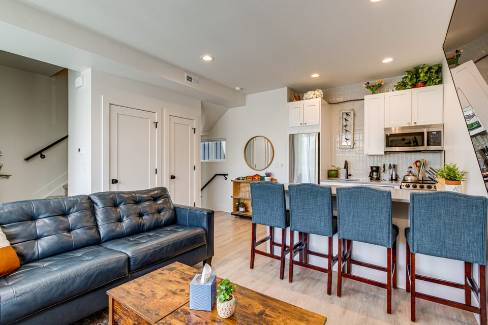 Walkable Location: Pet-Friendly Denver Townhome Apartment in Denver