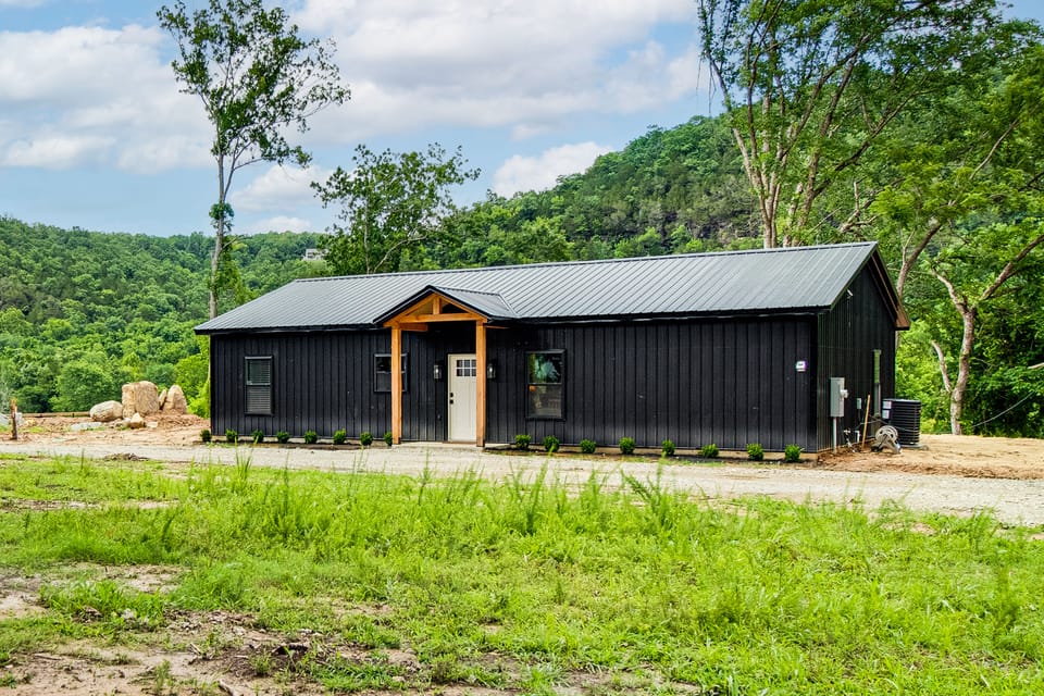 White River Retreat! Family Cabin House in Arkansas