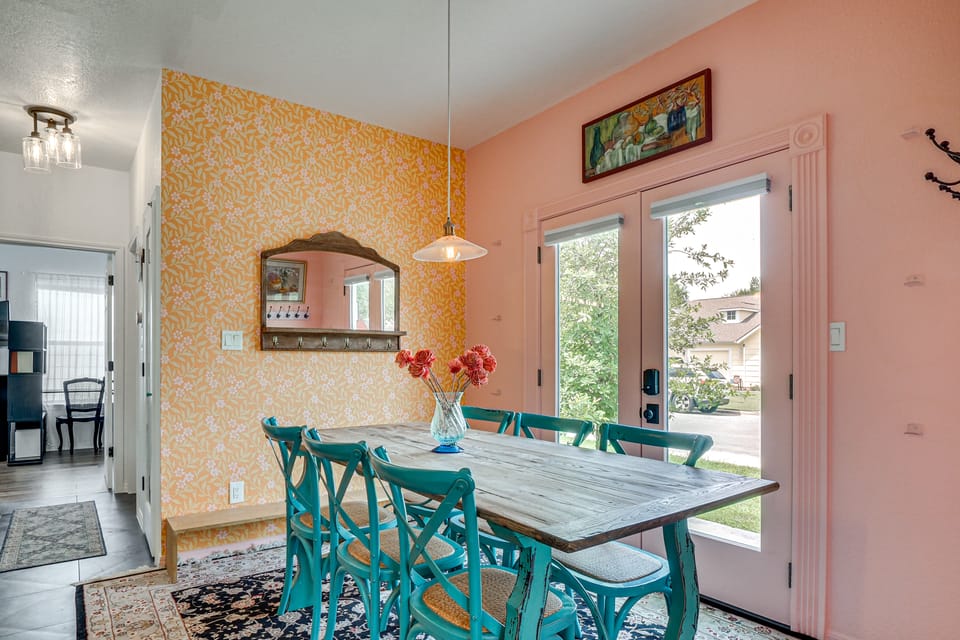 < 1 Mi to Georgetown Square & SU! Extended Base House in Georgetown