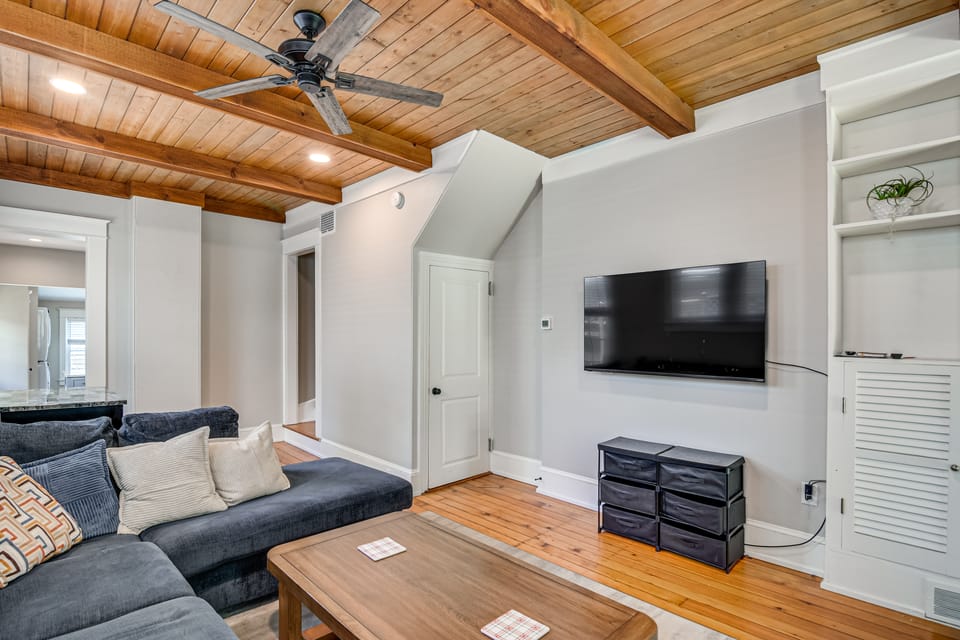 Explore Dtwn & WCU! Walkable West Chester Getaway House in West Chester