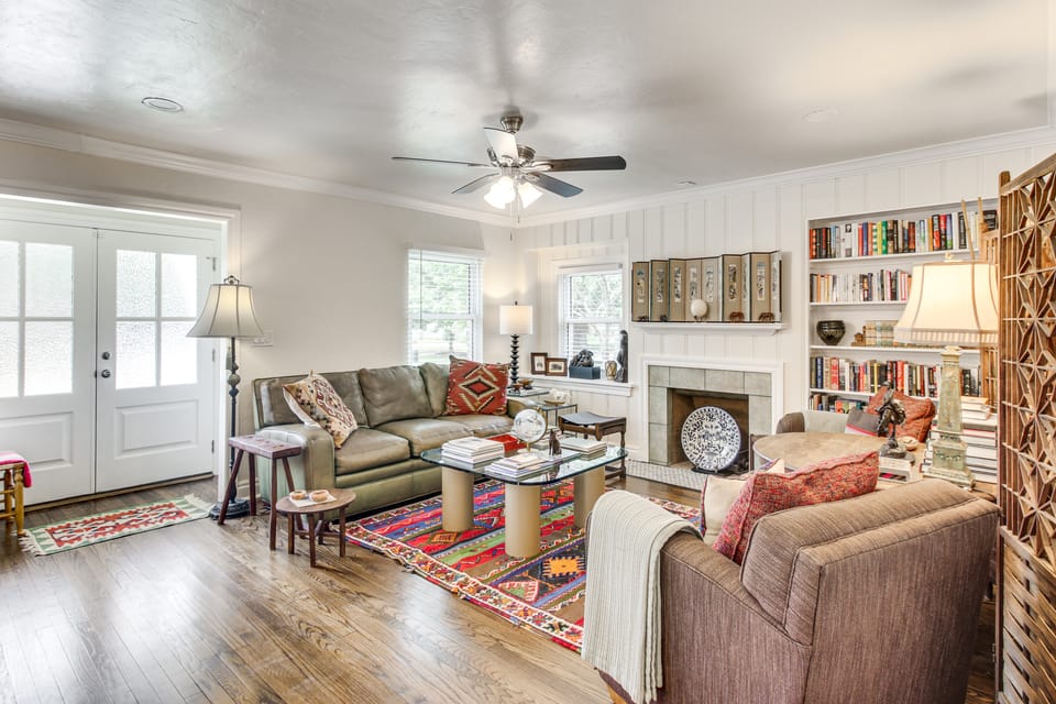 Walk to OU! Centrally Located Game-Day Getaway House in Norman