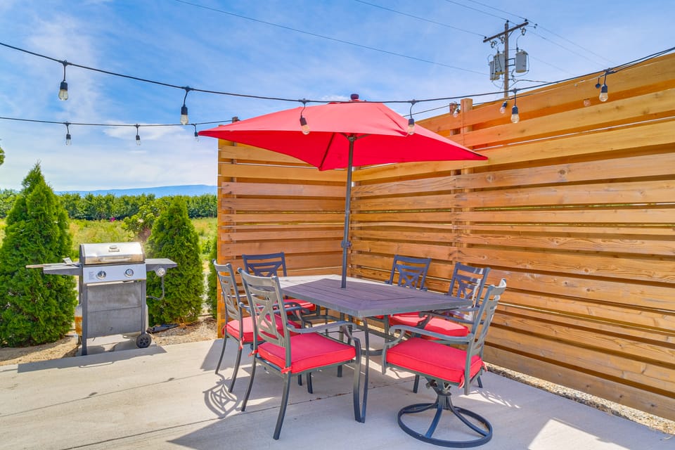Walk to River + Bike Trail! East Wenatchee Escape Apartment in Kittitas County