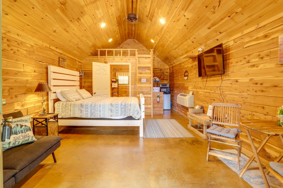 Near Trails! Ozark Mtn Hideaway w/ Fire Pit, Grill Apartment in Arkansas