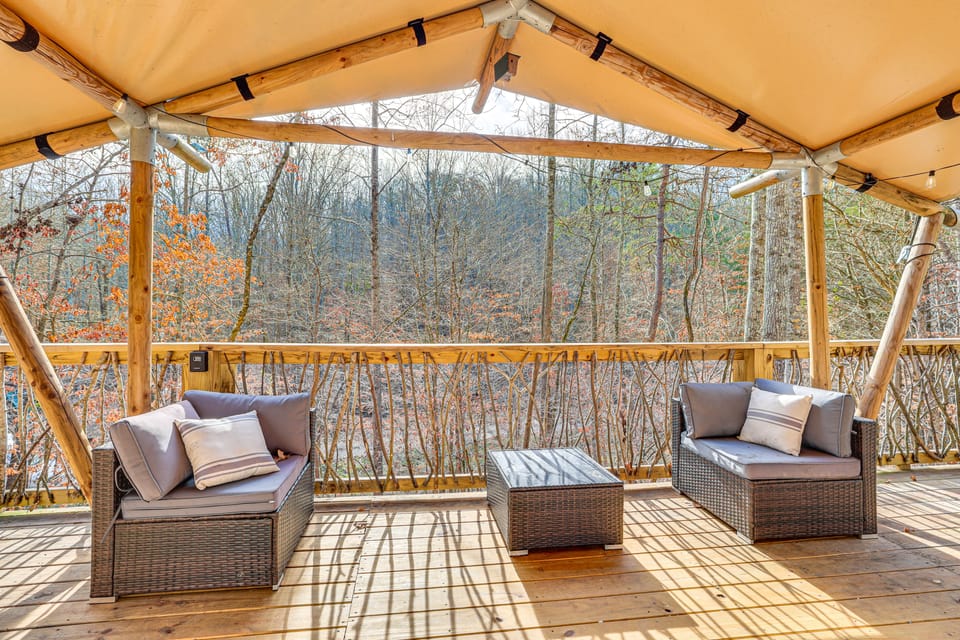 Georgia Group Glamping Getaway: Soak, Hike & Play House in Alabama