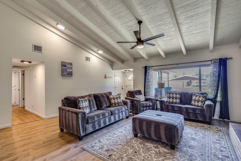 Near River! Home w/ Fenced Yard in Bullhead City House in Bullhead City