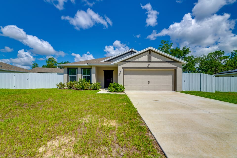 Peaceful Ocala Escape Near Trails, Springs & WEC House in Florida