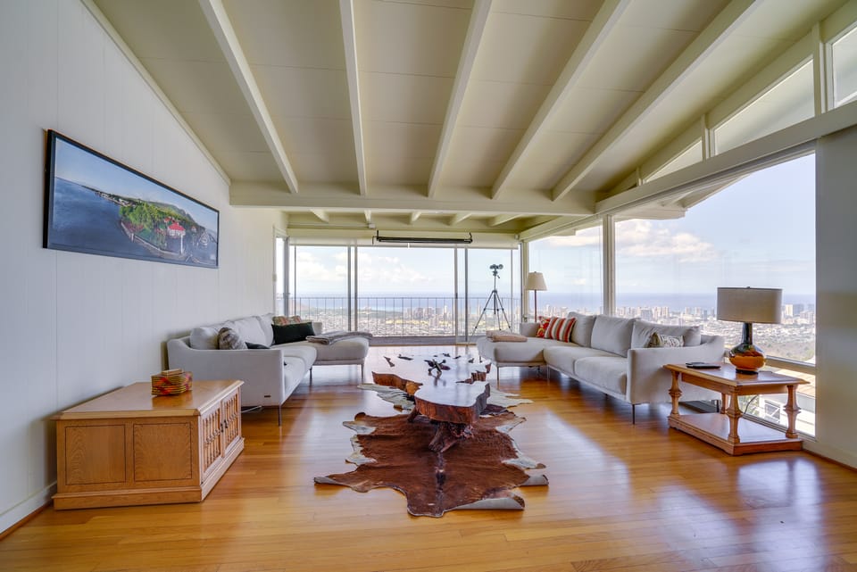 4 Mi to Beach! Ocean-View Group Haven in Honolulu House in Honolulu