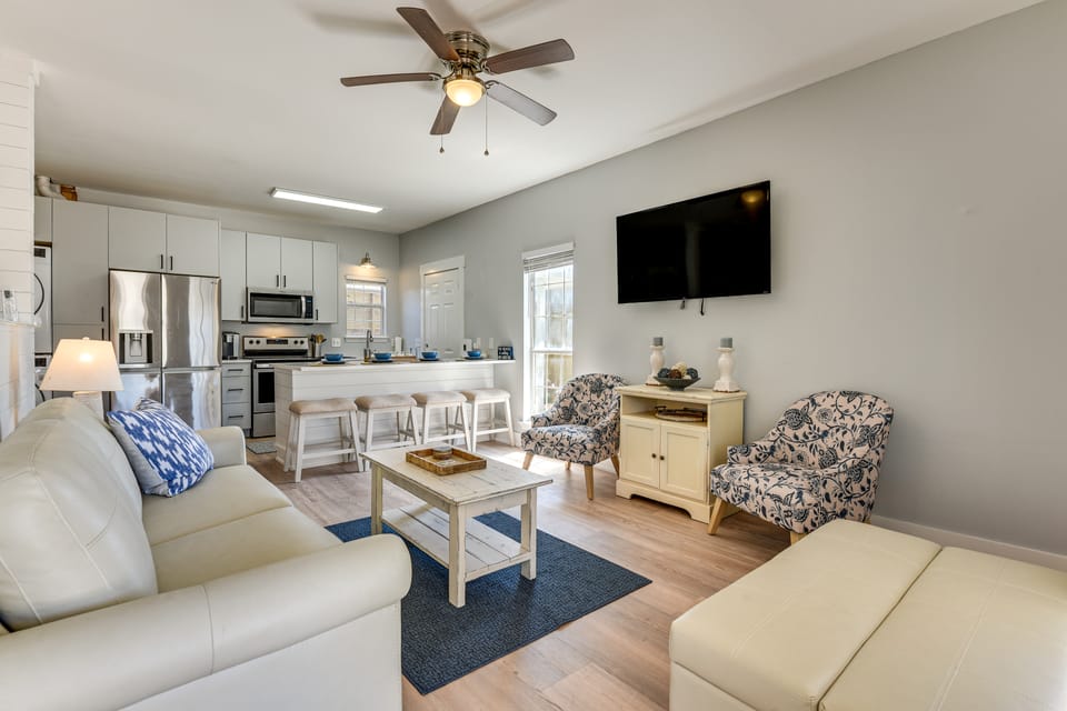 Walkable 30A Getaway! Coastal Cottage & Suite House in South Walton County