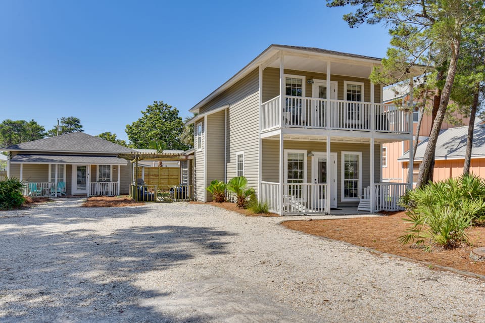 Walkable 30A Getaway! Coastal Cottage & Suite House in South Walton County