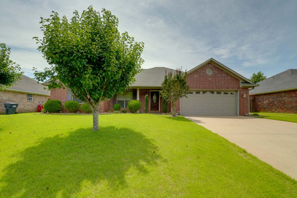 Commute to ANO & Hike Nearby! Russellville Home House in Russellville