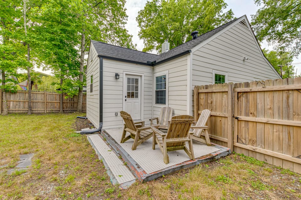 2 Mi to Dtwn! Durham Smart Home w/ Yard House in Durham