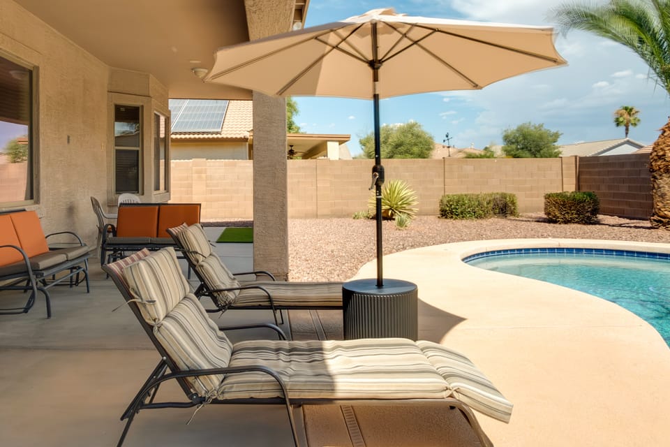 Golf, Gamble, Relax Poolside! Maricopa Desert Home House in Maricopa