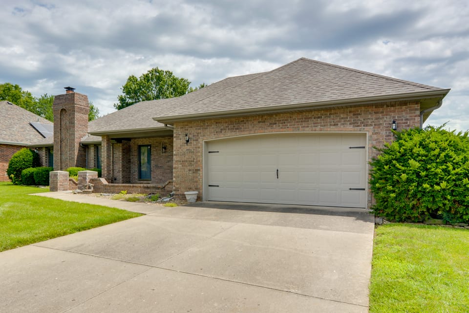 Explore Springfield! Spacious Family Home w/ Yard House in Springfield