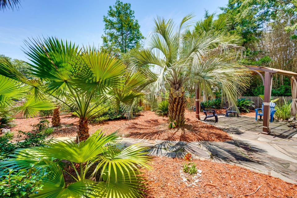 Private Outdoor Oasis! Graveline Bayou Retreat House in Mississippi