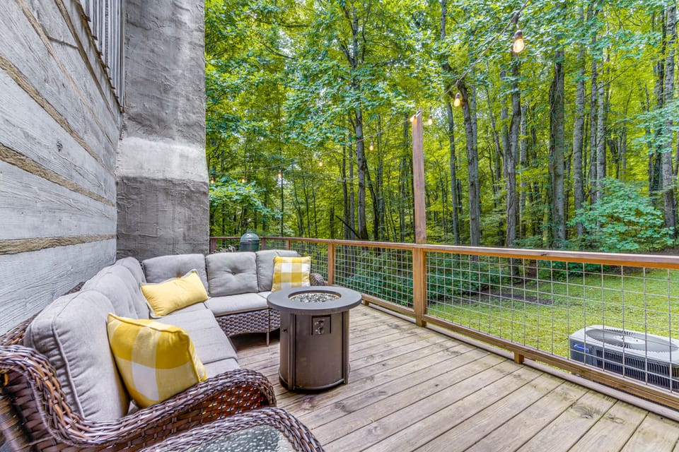 7 Acres w/ Trails! Waynesville Adventure Hub House in Maggie Valley