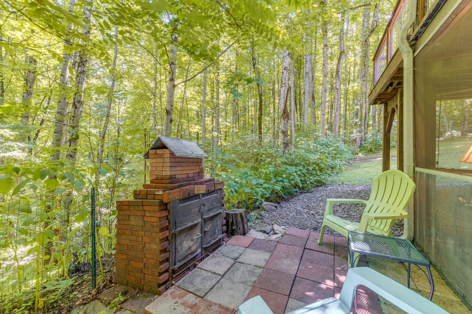 7 Acres w/ Trails! Waynesville Adventure Hub House in Maggie Valley