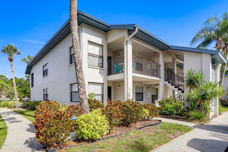 Resort Condo Near Anna Maria Island & IMG Academy Apartment in Bradenton