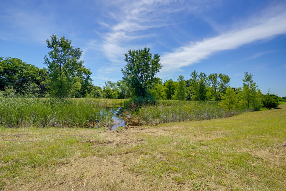 Steps to Fishing Pond! Country Cabin in Maysville House in Missouri