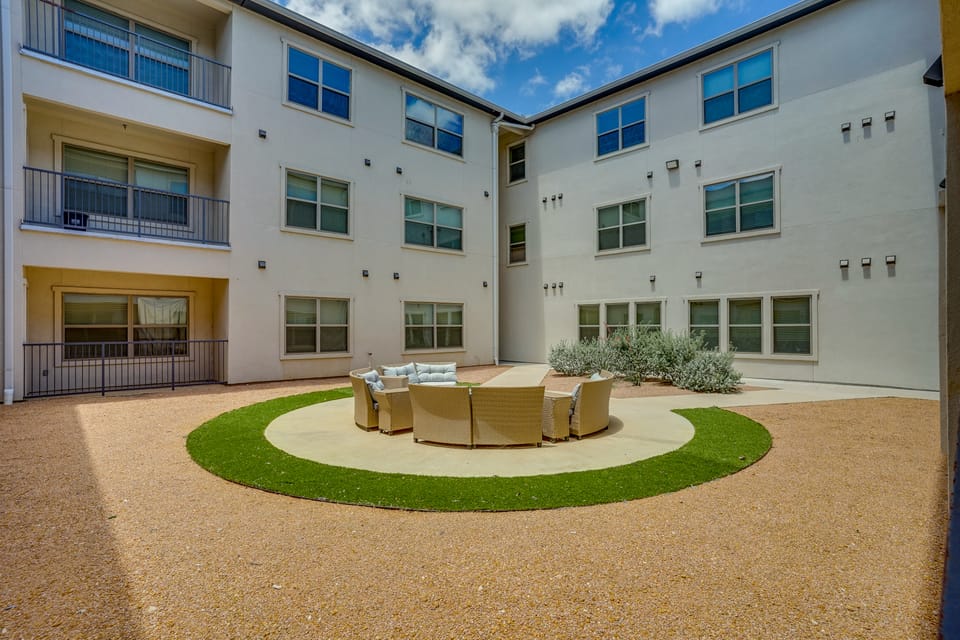 2 Mi to Dtwn Crowley! Modern Escape w/ Pool Access Apartment in Burleson